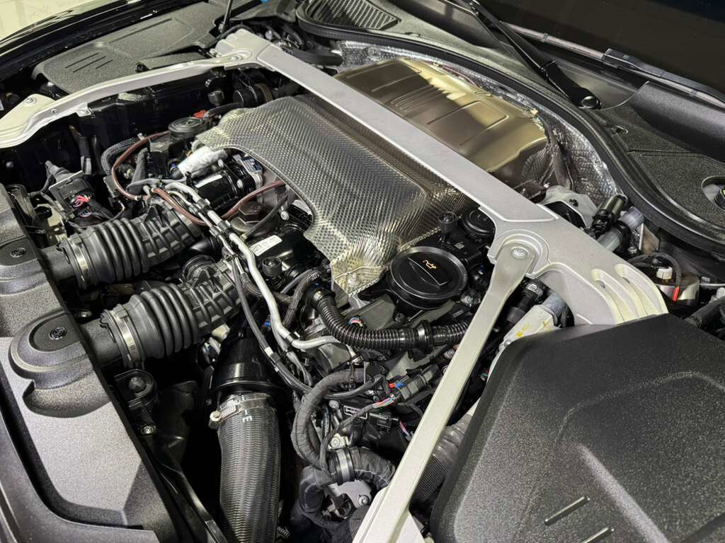 2022 Bentley Flying Spur V8 Blackline Specification, illuminated Flying &apos;B&apos;, rear executive seating package AND MUCH MORE!! Fort Lauderdale FL