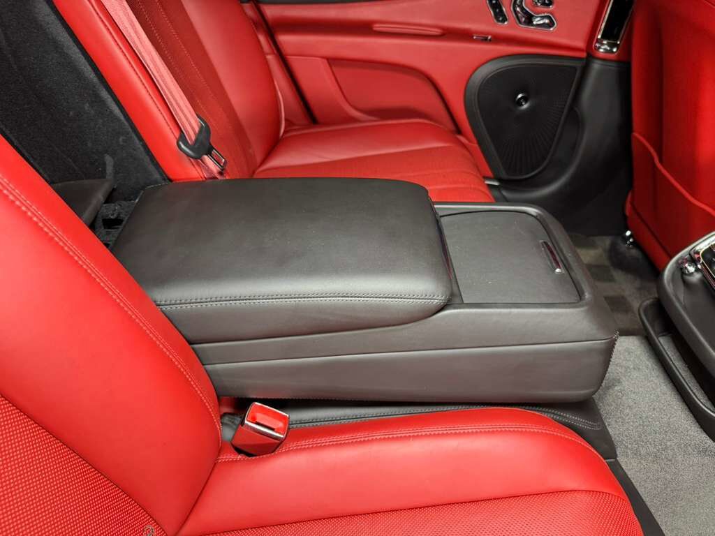 2022 Bentley Flying Spur V8 Blackline Specification, illuminated Flying &apos;B&apos;, rear executive seating package AND MUCH MORE!! Fort Lauderdale FL