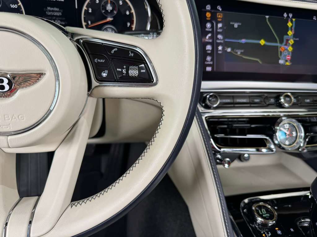 2022 Bentley Flying Spur V8 Jetstream II paint, rear executive seating, driver&apos;s assist system, heated/cooled seats AND MORE! Fort Lauderdale FL