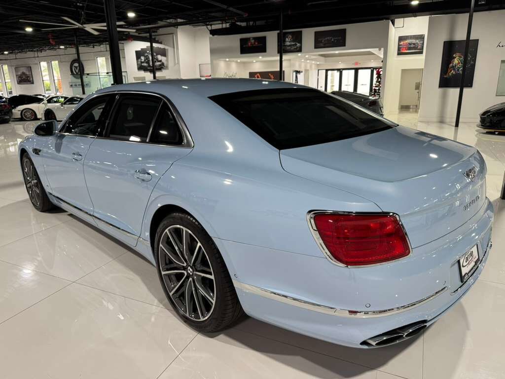 2022 Bentley Flying Spur V8 Jetstream II paint, rear executive seating, driver&apos;s assist system, heated/cooled seats AND MORE! Fort Lauderdale FL