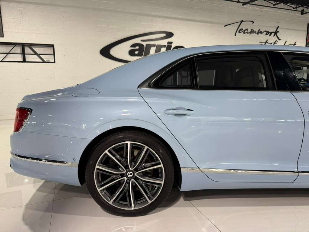 2022 Bentley Flying Spur V8 Jetstream II paint, rear executive seating, driver&apos;s assist system, heated/cooled seats AND MORE! Fort Lauderdale FL