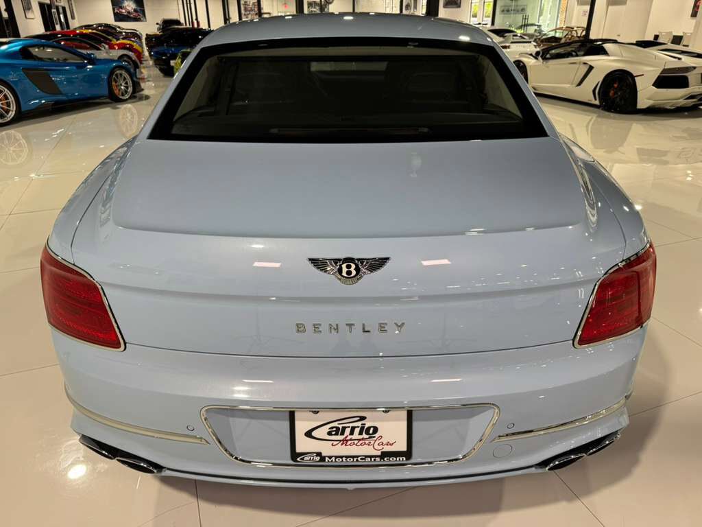 2022 Bentley Flying Spur V8 Jetstream II paint, rear executive seating, driver&apos;s assist system, heated/cooled seats AND MORE! Fort Lauderdale FL