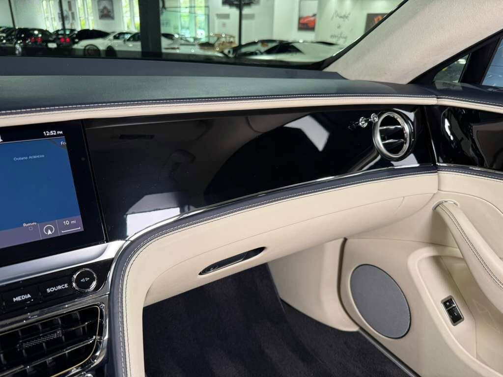 2022 Bentley Flying Spur V8 Jetstream II paint, rear executive seating, driver&apos;s assist system, heated/cooled seats AND MORE! Fort Lauderdale FL