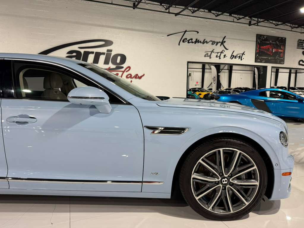 2022 Bentley Flying Spur V8 Jetstream II paint, rear executive seating, driver&apos;s assist system, heated/cooled seats AND MORE! Fort Lauderdale FL