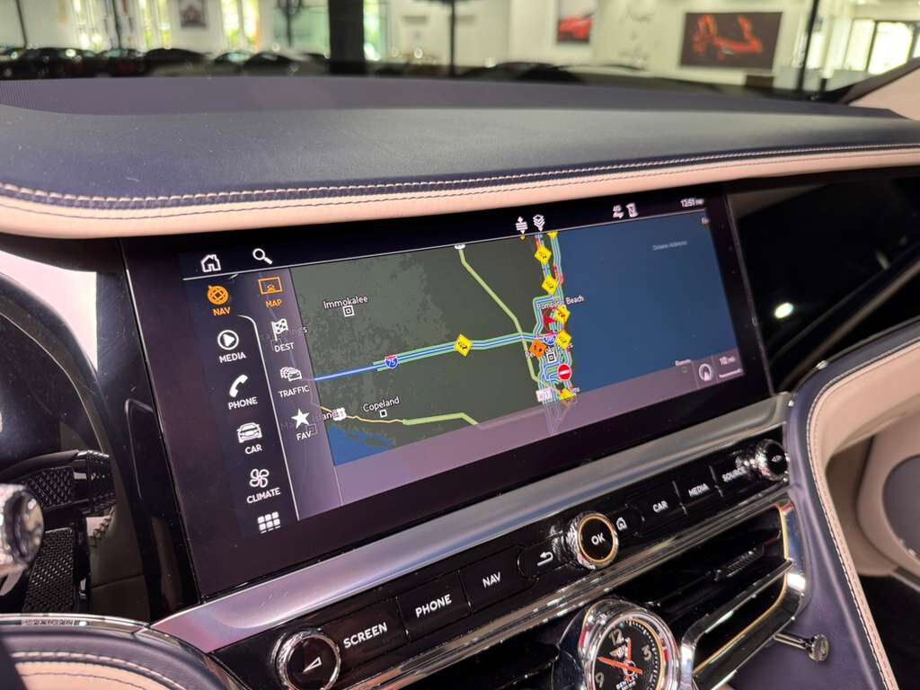 2022 Bentley Flying Spur V8 Jetstream II paint, rear executive seating, driver&apos;s assist system, heated/cooled seats AND MORE! Fort Lauderdale FL