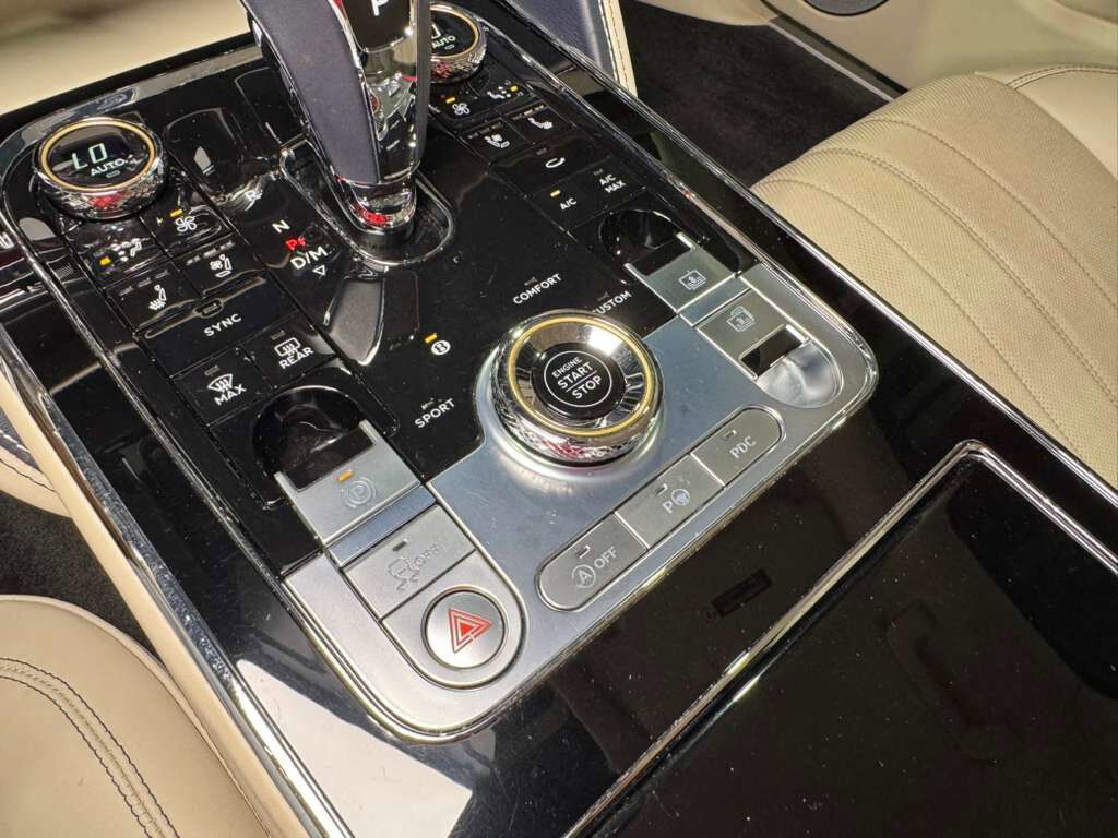 2022 Bentley Flying Spur V8 Jetstream II paint, rear executive seating, driver&apos;s assist system, heated/cooled seats AND MORE! Fort Lauderdale FL