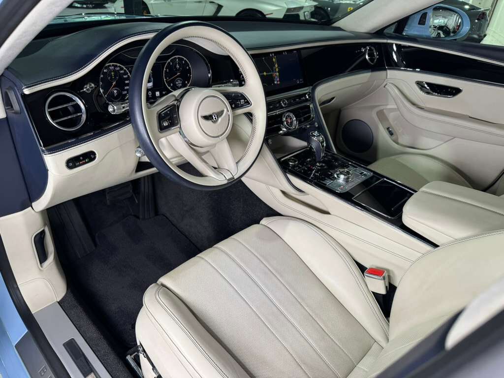 2022 Bentley Flying Spur V8 Jetstream II paint, rear executive seating, driver&apos;s assist system, heated/cooled seats AND MORE! Fort Lauderdale FL