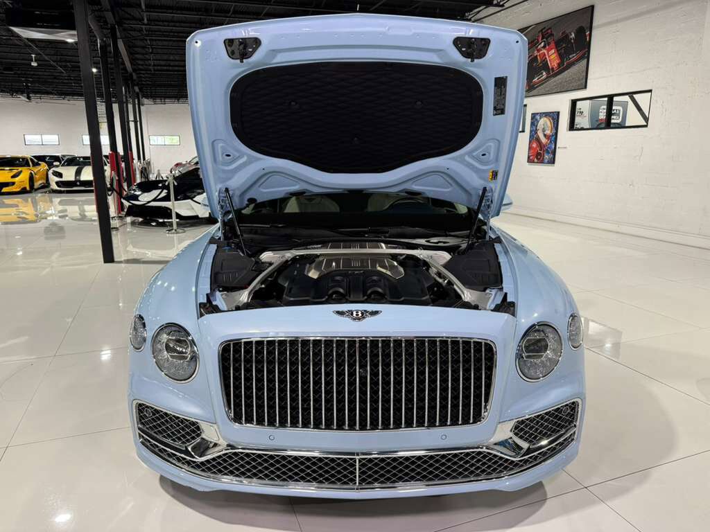 2022 Bentley Flying Spur V8 Jetstream II paint, rear executive seating, driver&apos;s assist system, heated/cooled seats AND MORE! Fort Lauderdale FL