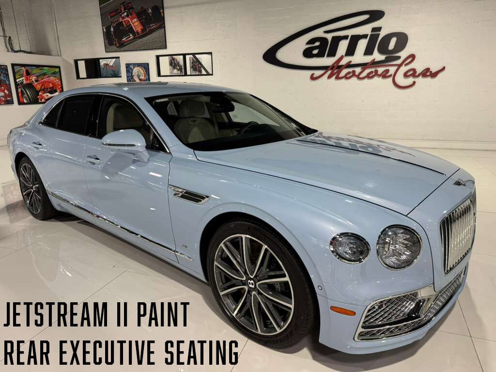 2022 Bentley Flying Spur V8 Jetstream II paint, rear executive seating, driver&apos;s assist system, heated/cooled seats AND MORE!