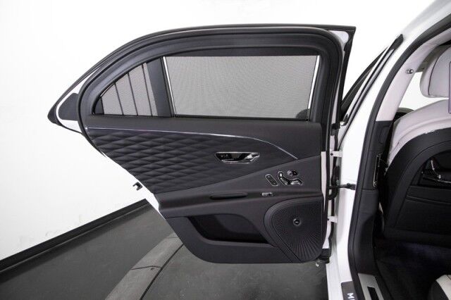 2022 Bentley Flying Spur W12 MULLINER ($340,110 MSRP!!) *ONLY 3800 MILES* *SPECIAL ORDER PEARL WHITE* San Diego CA