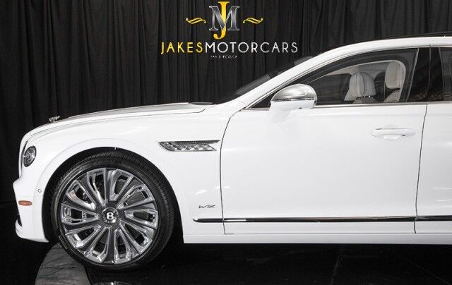 2022 Bentley Flying Spur W12 MULLINER ($340,110 MSRP!!) *ONLY 3800 MILES* *SPECIAL ORDER PEARL WHITE* San Diego CA