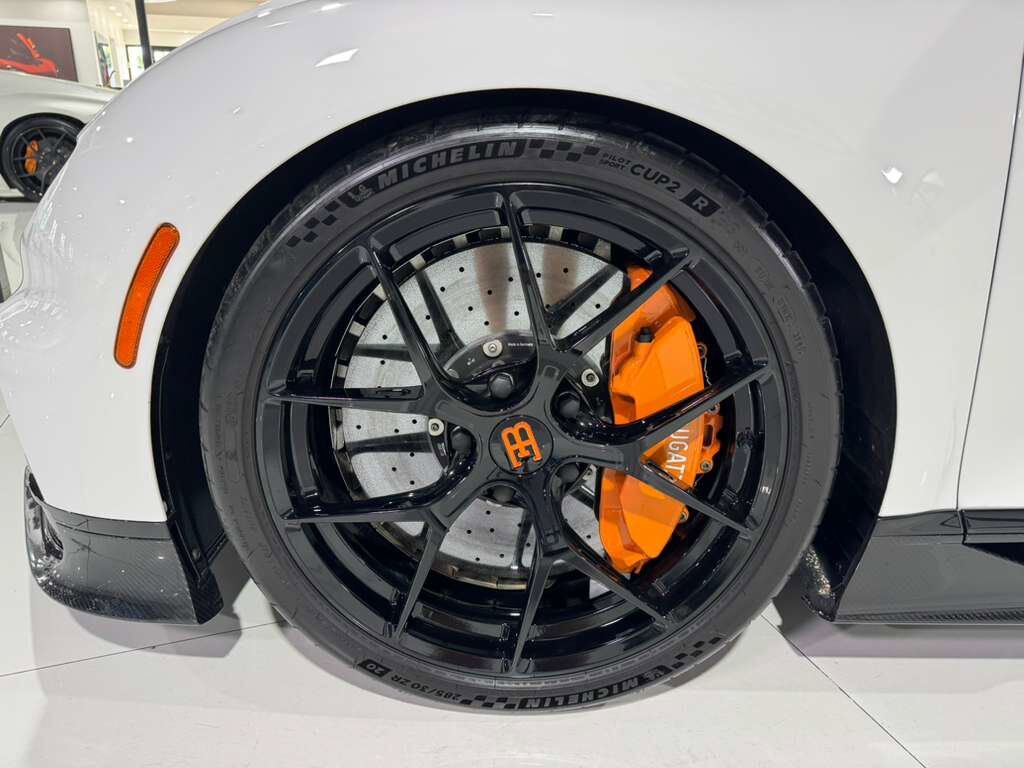 2022 Bugatti Chiron Pur Sport 1/60 FOR THE WORLD!! Blanc paint, Pur Sport split, Tangerine calipers/interior AND MUCH MORE!! Fort Lauderdale FL
