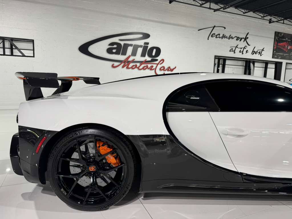 2022 Bugatti Chiron Pur Sport 1/60 FOR THE WORLD!! Blanc paint, Pur Sport split, Tangerine calipers/interior AND MUCH MORE!! Fort Lauderdale FL