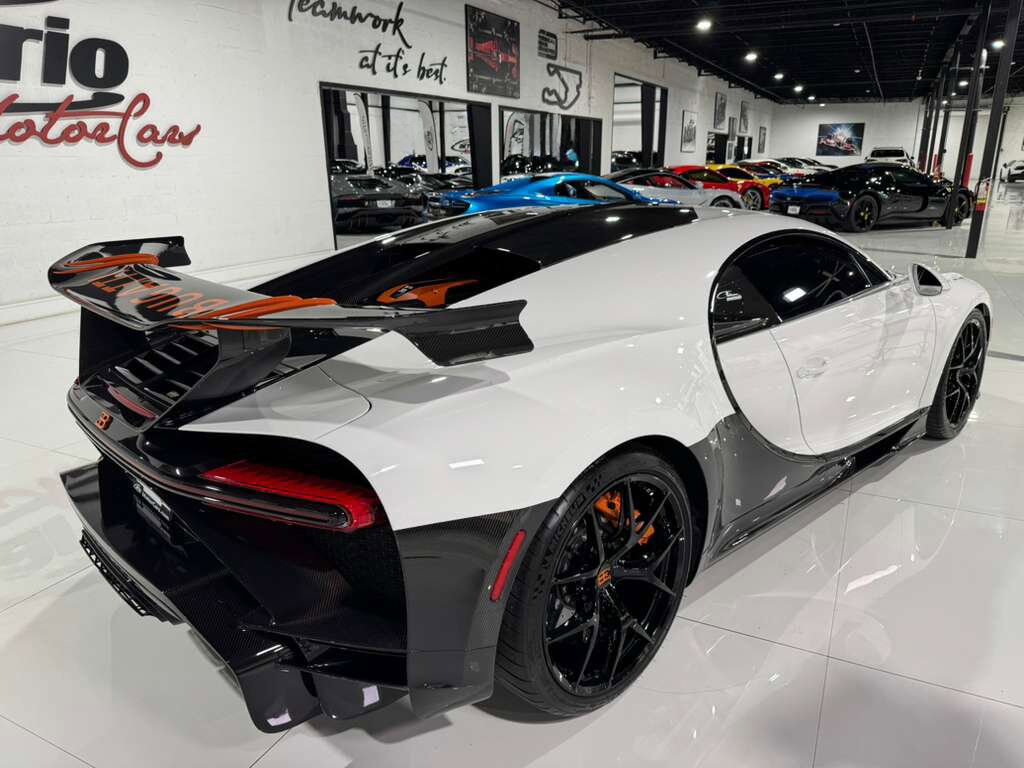 2022 Bugatti Chiron Pur Sport 1/60 FOR THE WORLD!! Blanc paint, Pur Sport split, Tangerine calipers/interior AND MUCH MORE!! Fort Lauderdale FL