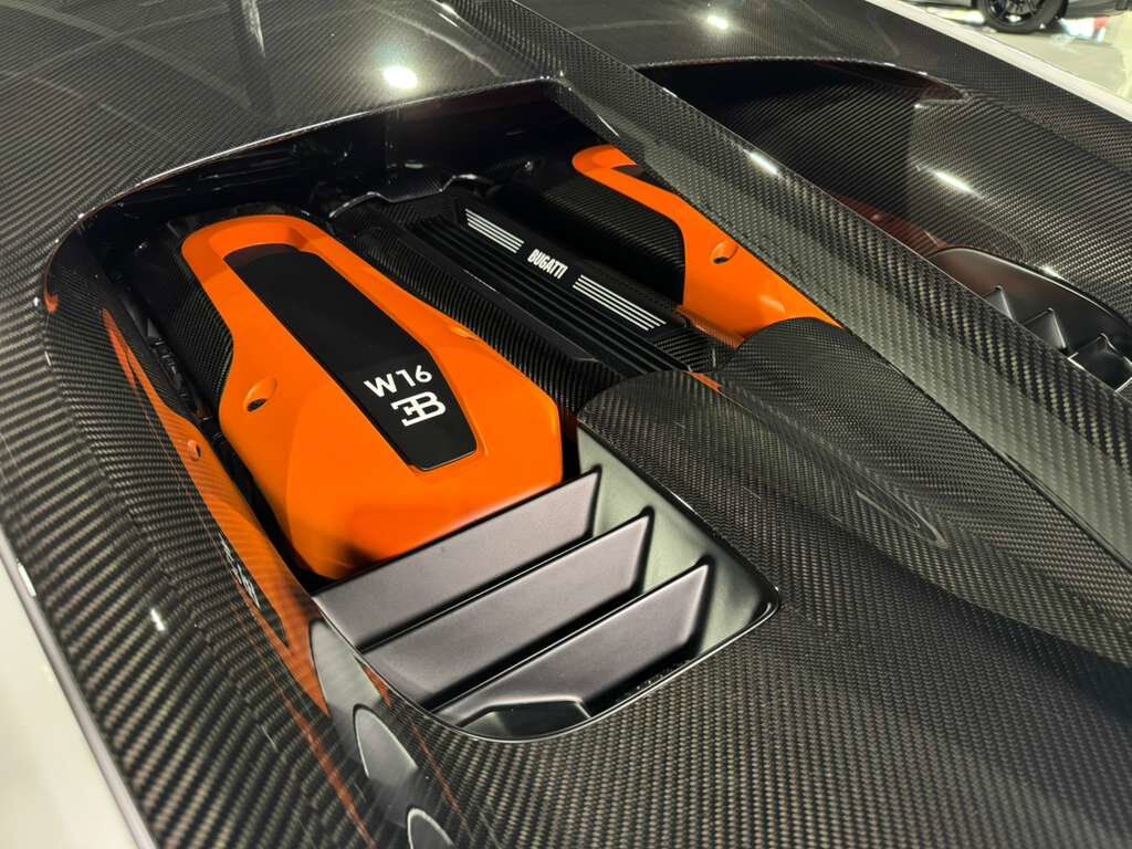 2022 Bugatti Chiron Pur Sport 1/60 FOR THE WORLD!! Blanc paint, Pur Sport split, Tangerine calipers/interior AND MUCH MORE!! Fort Lauderdale FL