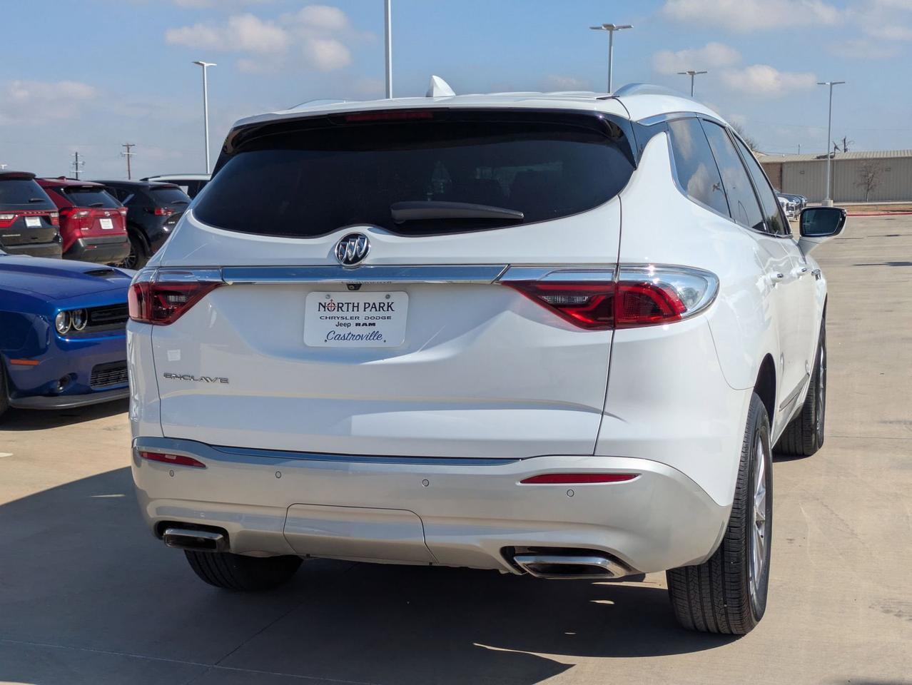 2022 Buick Enclave Essence