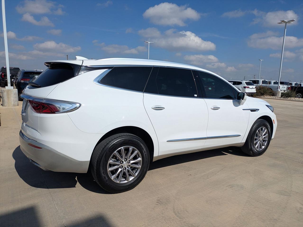 2022 Buick Enclave Essence