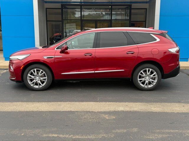 2022 Buick Enclave Essence