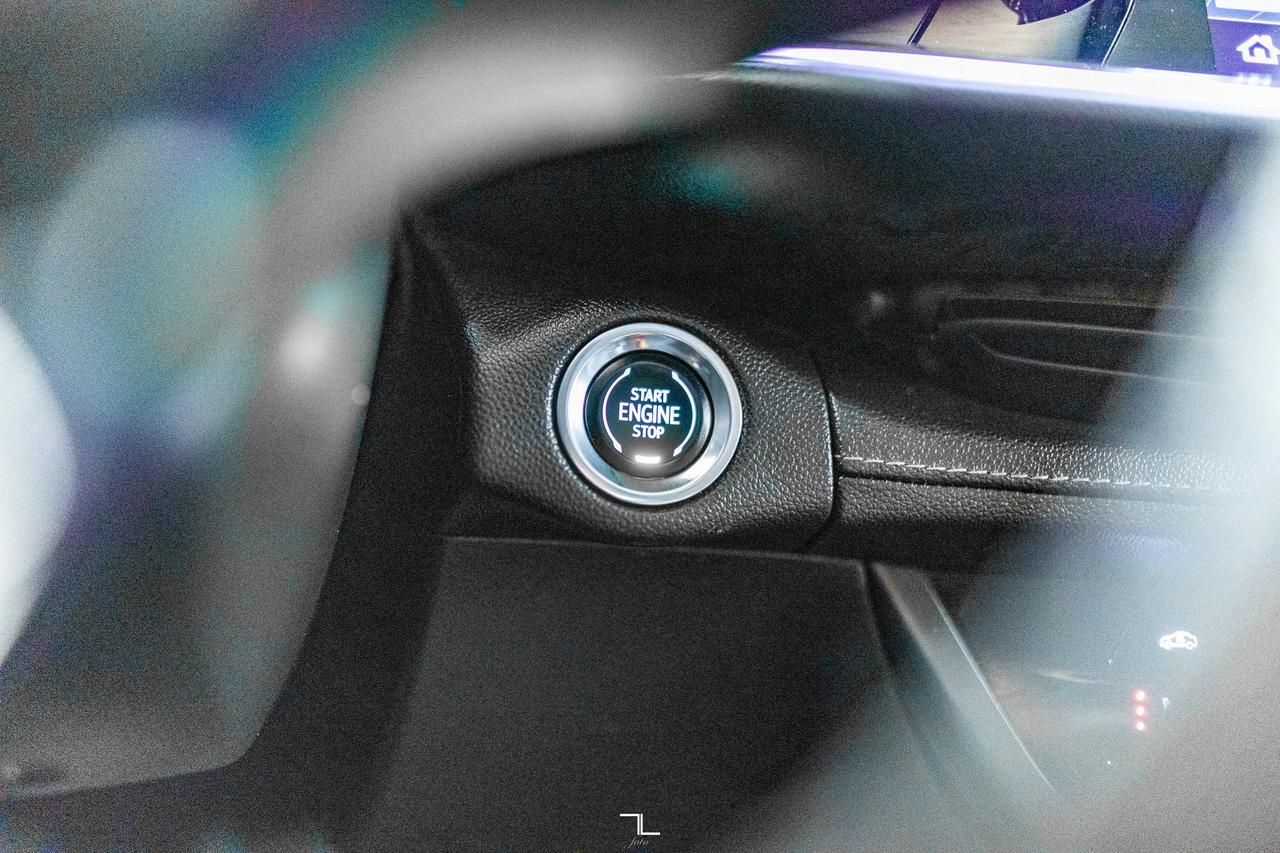 2022 Buick Envision AWD Essence Leather Nav BCam Red Deer AB