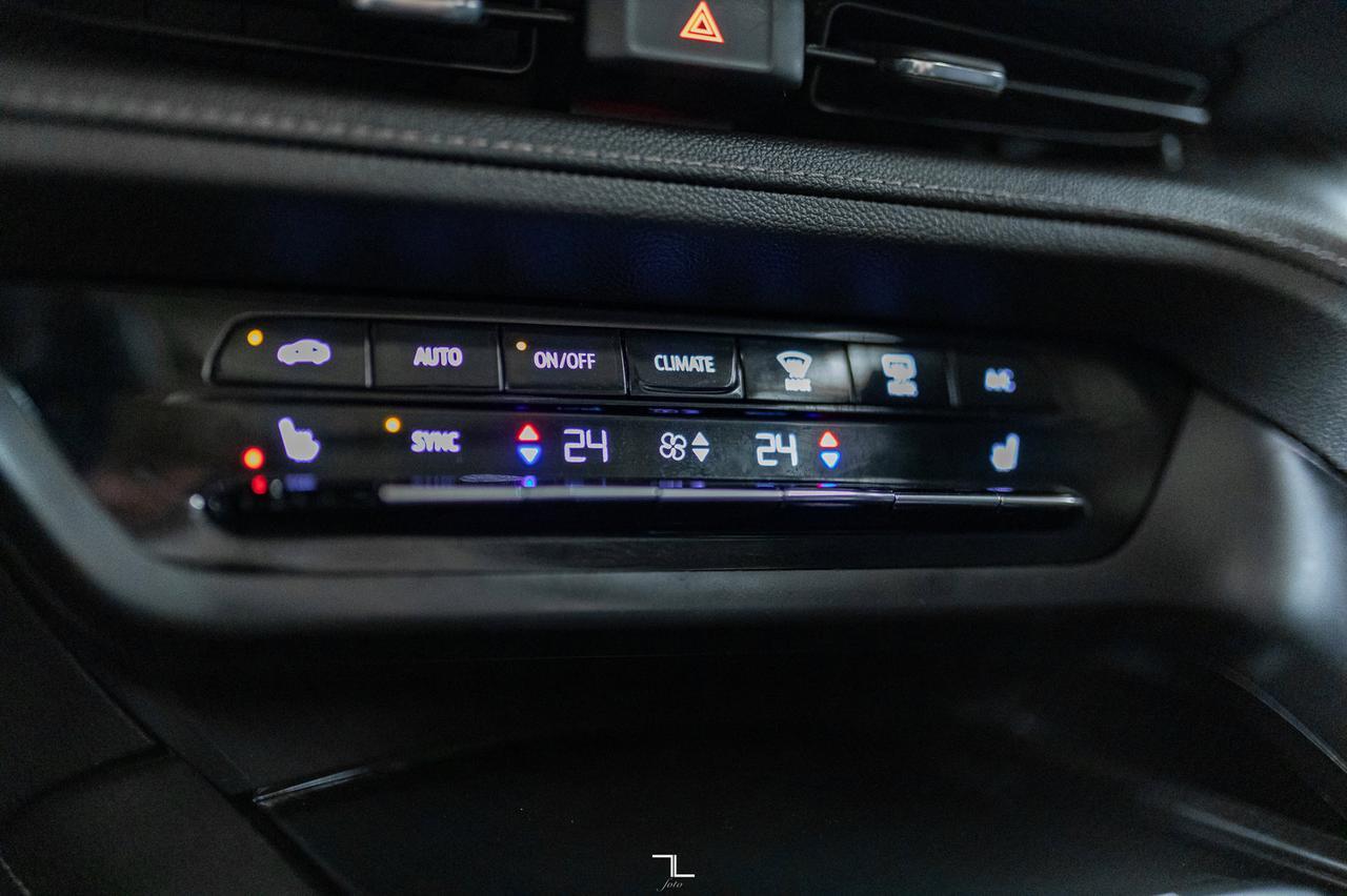 2022 Buick Envision AWD Essence Leather Roof BCam Red Deer AB