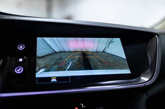 2022 Buick Envision AWD Essence Leather Roof BCam Red Deer AB