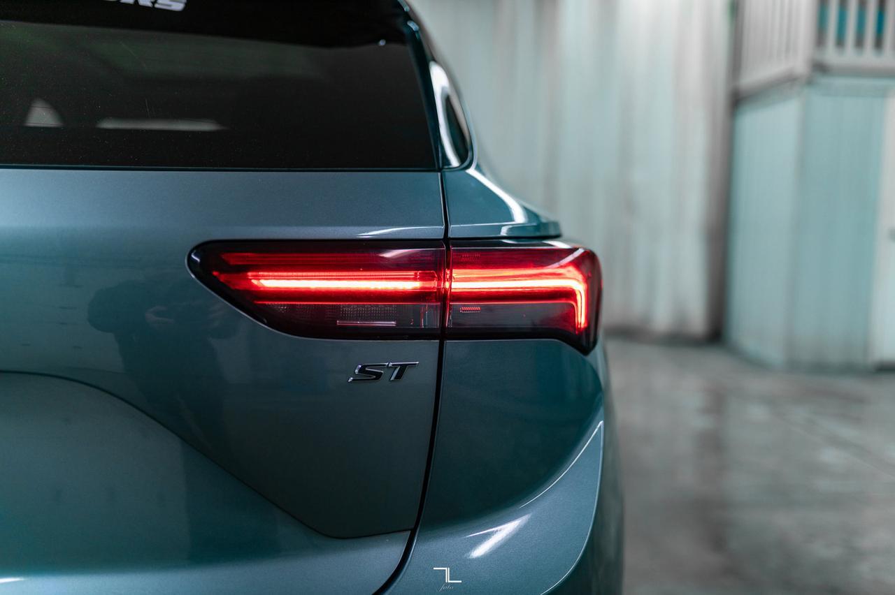 2022 Buick Envision AWD ST Essence Leather Roof Nav BCam Red Deer AB