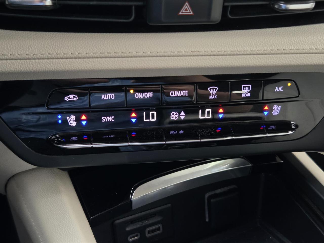 2022 Buick Envision FWD 4dr Avenir Beeville TX