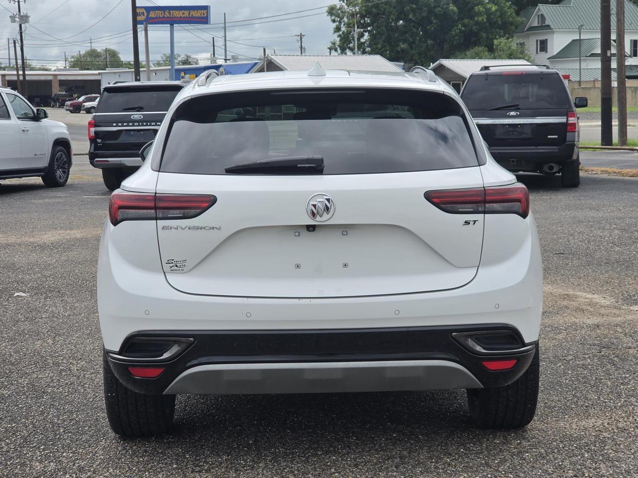 2022 Buick Envision FWD 4dr Essence Beeville TX