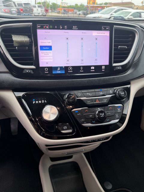 2022 CHRYSLER PACIFICA TOURING L Grand Prairie TX