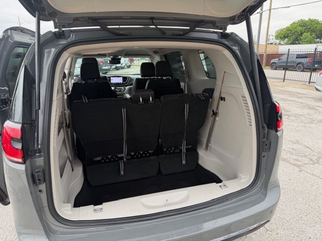 2022 CHRYSLER PACIFICA TOURING L Grand Prairie TX