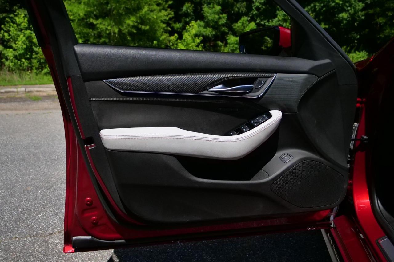 2022 Cadillac CT5-V Blackwing / Carbon Fiber Packages / Supercharged V8! Lincolnton NC