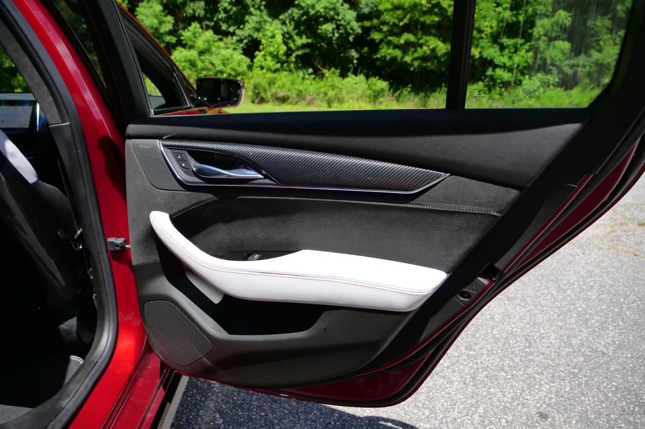 2022 Cadillac CT5-V Blackwing / Carbon Fiber Packages / Supercharged V8! Lincolnton NC