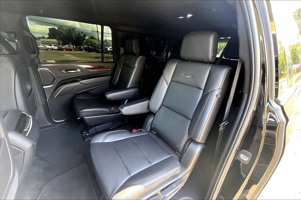 2022 Cadillac Escalade ESV Luxury OR