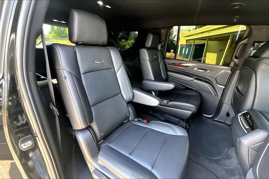 2022 Cadillac Escalade ESV Luxury OR
