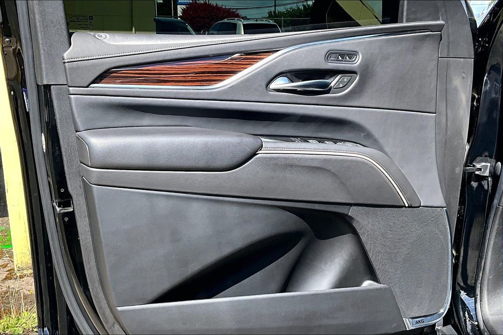 2022 Cadillac Escalade ESV Luxury OR