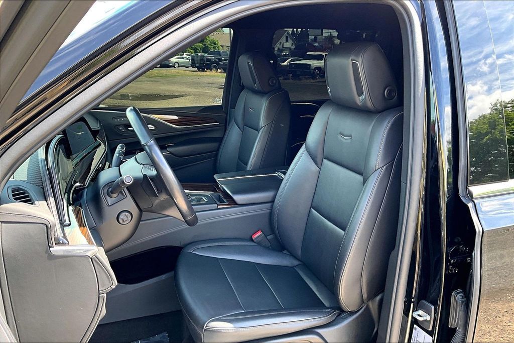2022 Cadillac Escalade ESV Luxury OR