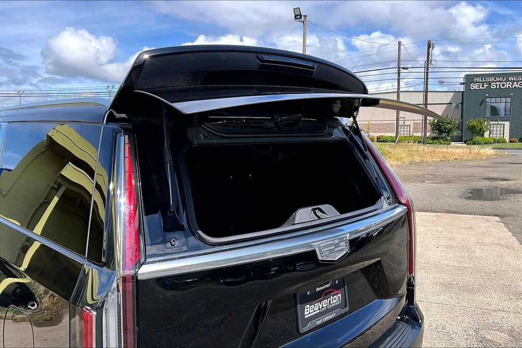 2022 Cadillac Escalade ESV Luxury OR