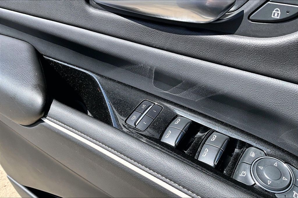 2022 Cadillac Escalade ESV Luxury OR