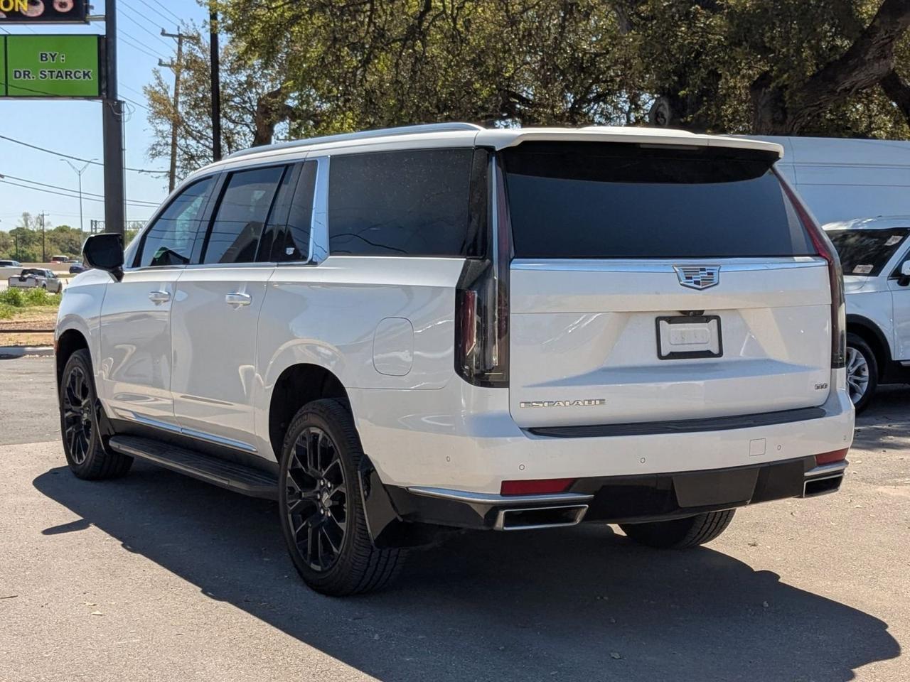 2022 Cadillac Escalade ESV Premium Luxury