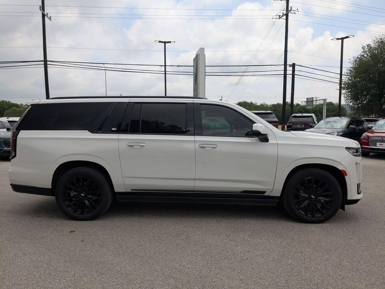 2022 Cadillac Escalade ESV Premium Luxury