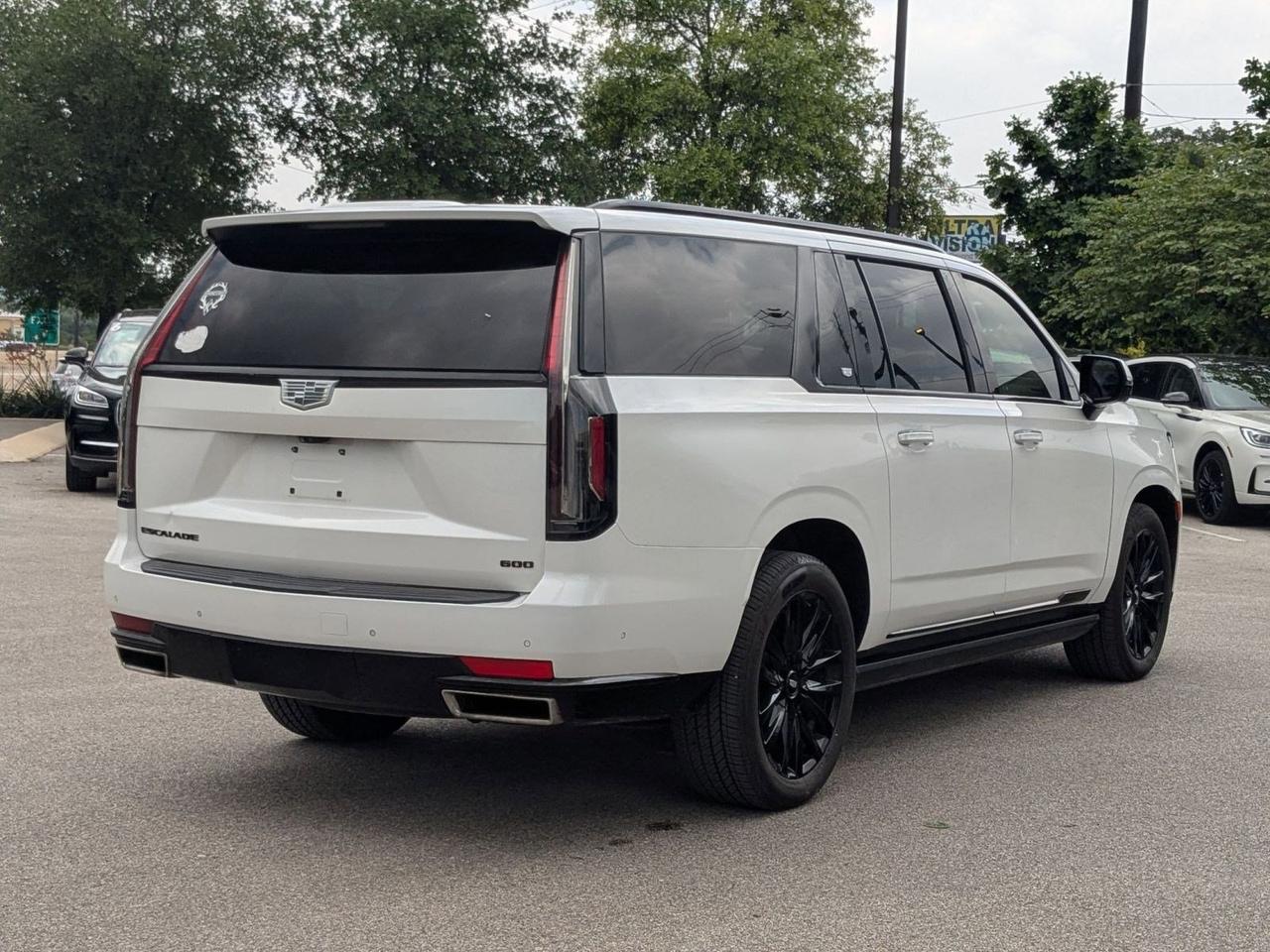 2022 Cadillac Escalade ESV Premium Luxury