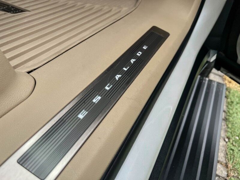 2022 Cadillac Escalade ESV Premium Luxury Wilmington NC