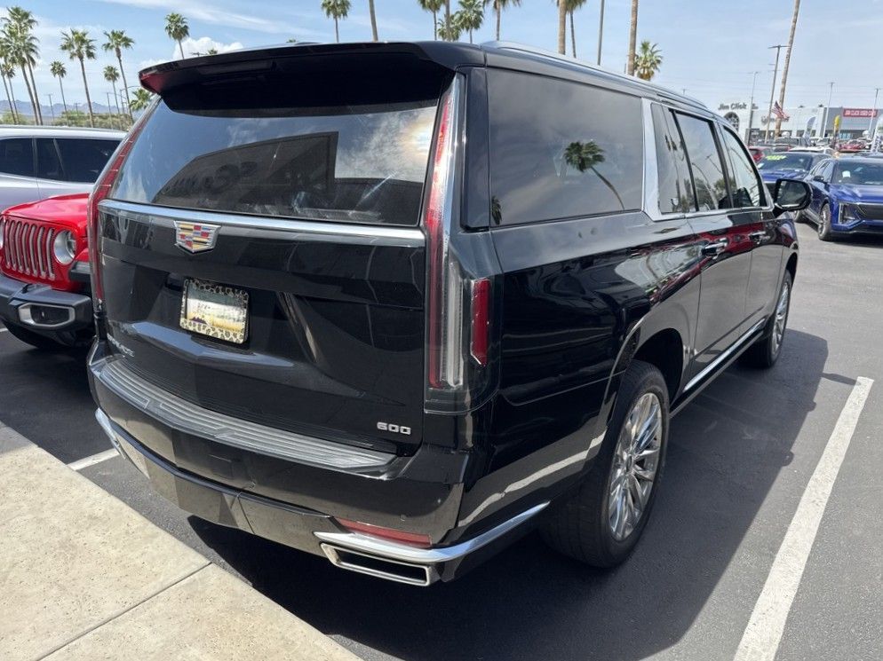 2022 Cadillac Escalade ESV Premium