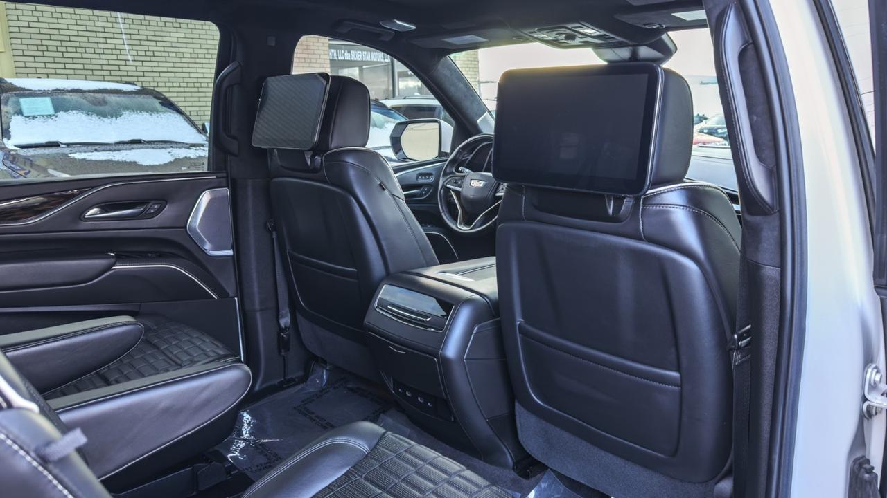 2022 Cadillac Escalade ESV Sport Platinum 4WD Tallmadge OH