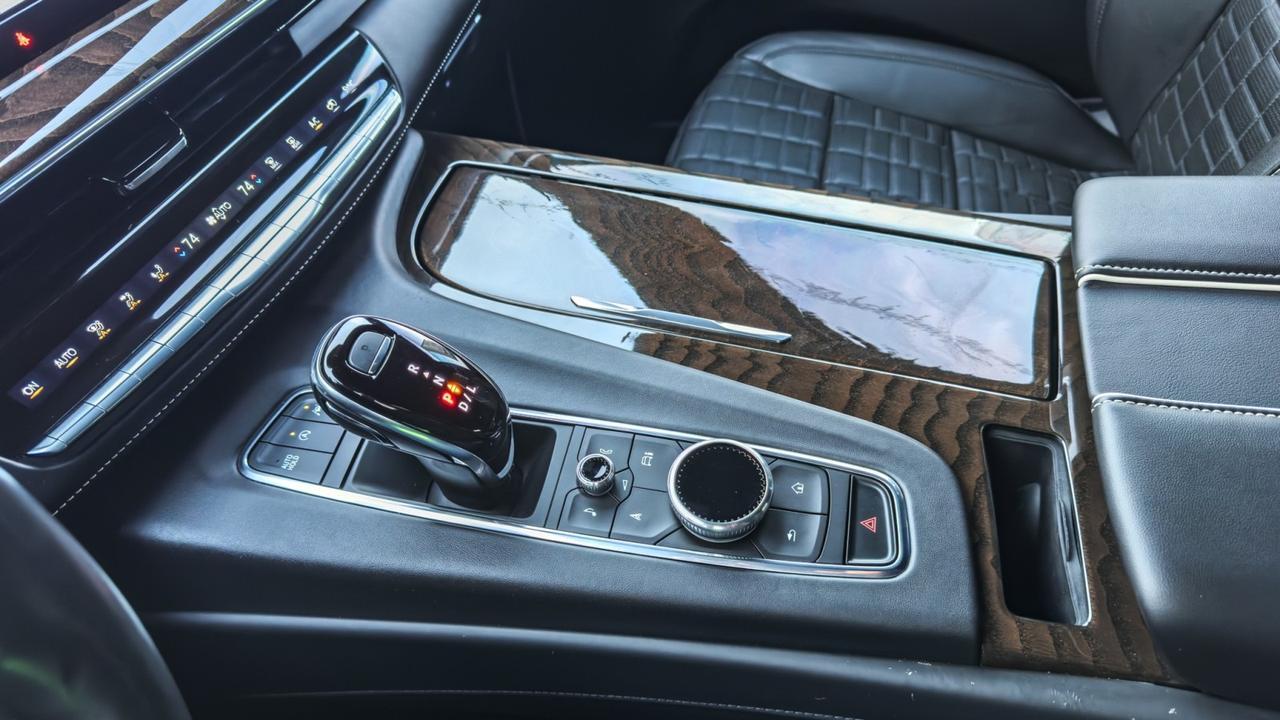 2022 Cadillac Escalade ESV Sport Platinum 4WD Tallmadge OH