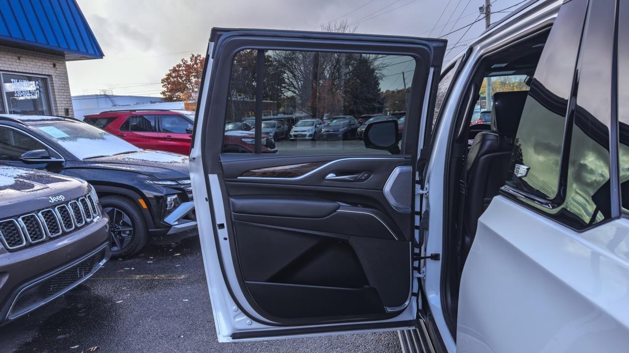 2022 Cadillac Escalade ESV Sport Platinum 4WD Tallmadge OH