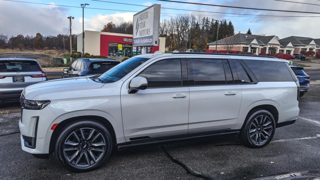 2022 Cadillac Escalade ESV Sport Platinum 4WD Tallmadge OH