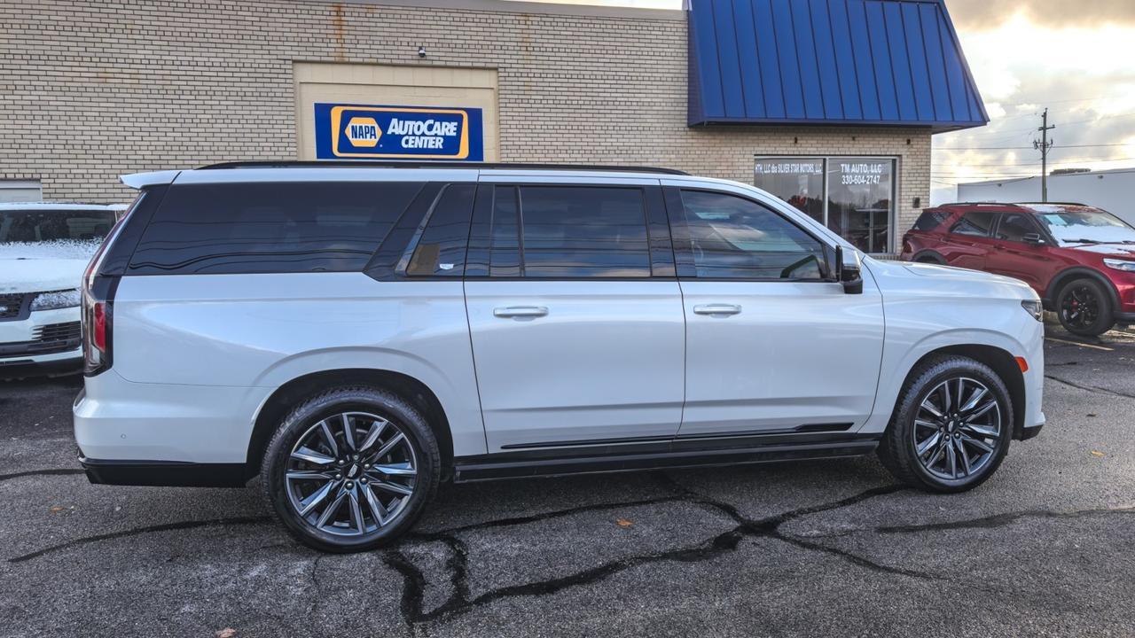 2022 Cadillac Escalade ESV Sport Platinum 4WD Tallmadge OH