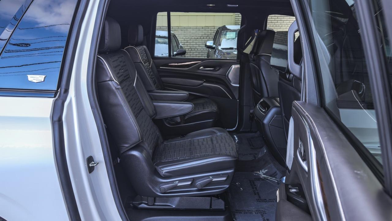 2022 Cadillac Escalade ESV Sport Platinum 4WD Tallmadge OH