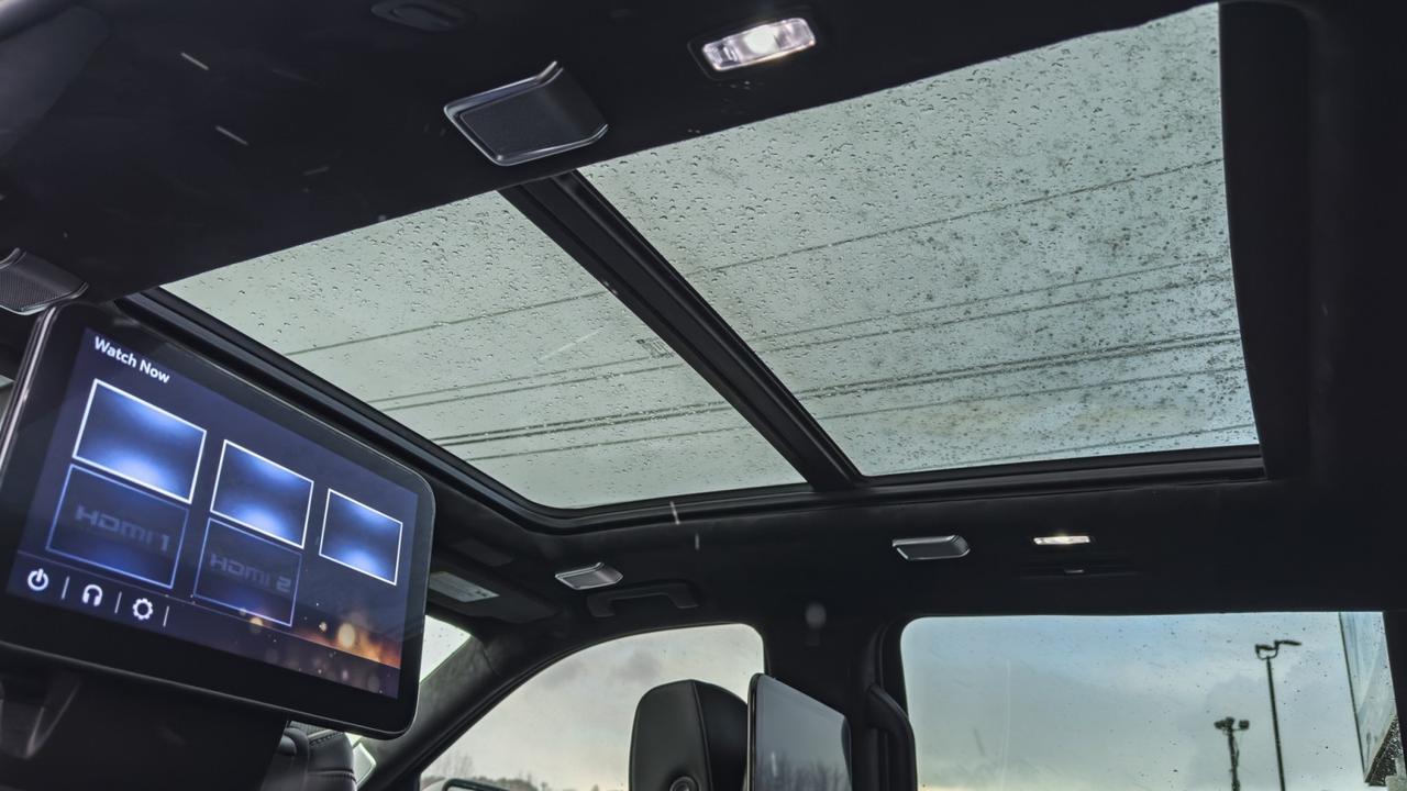 2022 Cadillac Escalade ESV Sport Platinum 4WD Tallmadge OH